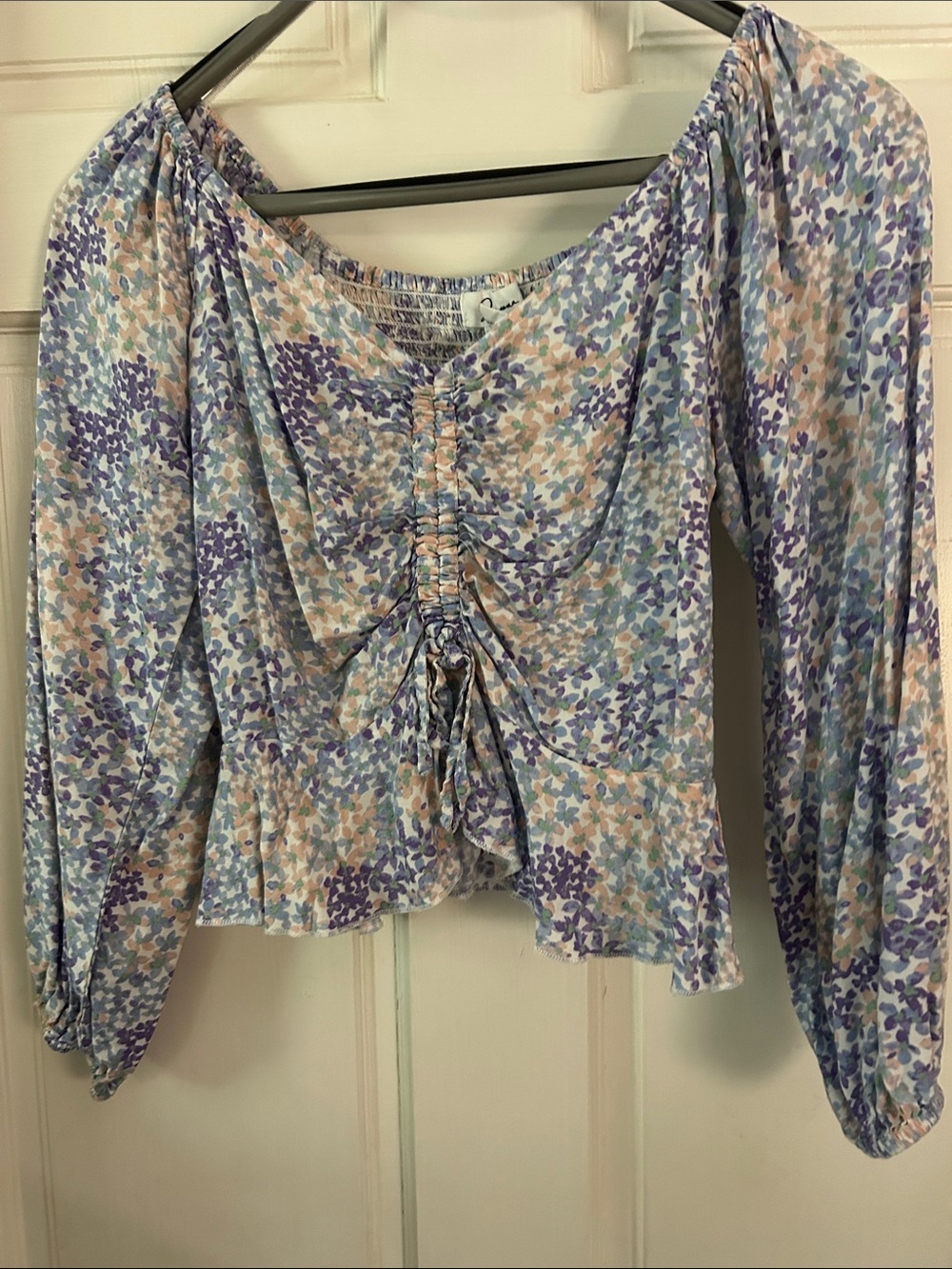 Japna Lavender and Cream Floral Ruched Peasant Top  Size XS  EUC